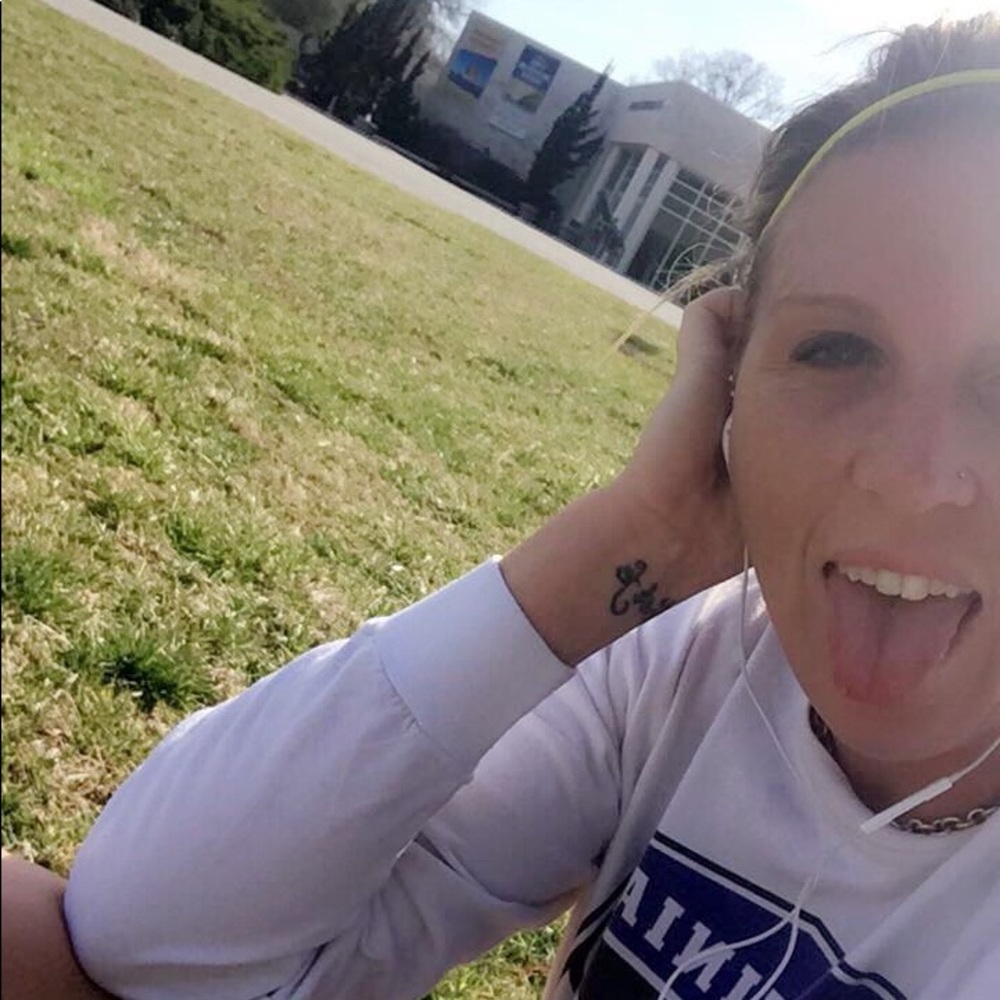 Meet your Posher, Kayla